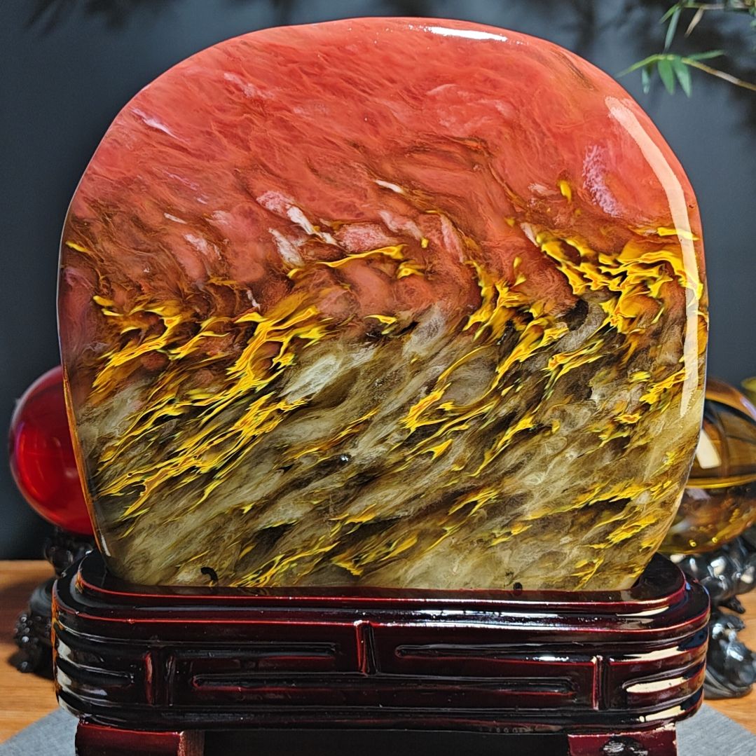 用***缘石材七彩水晶摆件