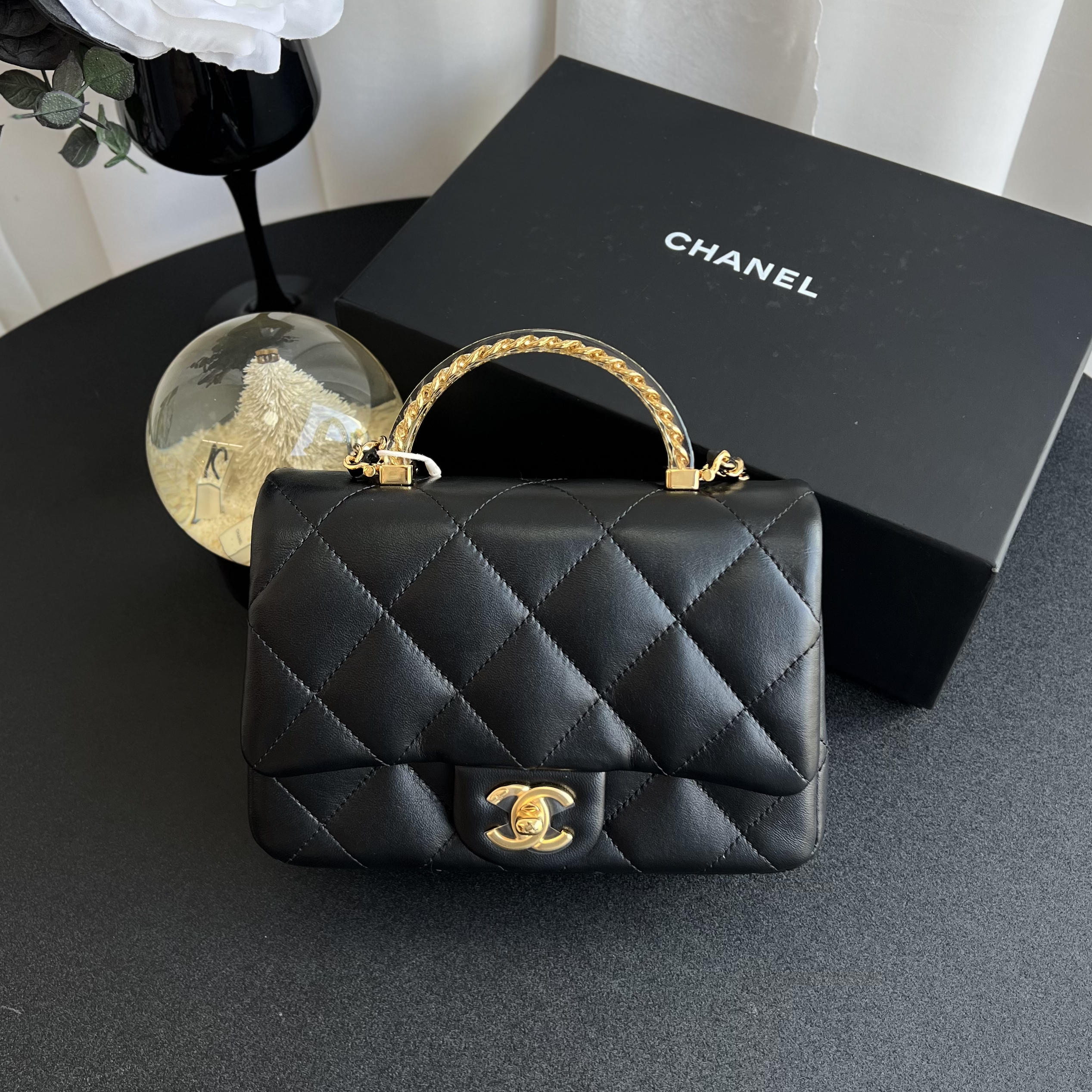 99新 Chanel/香奈儿 香奈儿24S黑金珐琅手柄方胖子手提包 芯片款