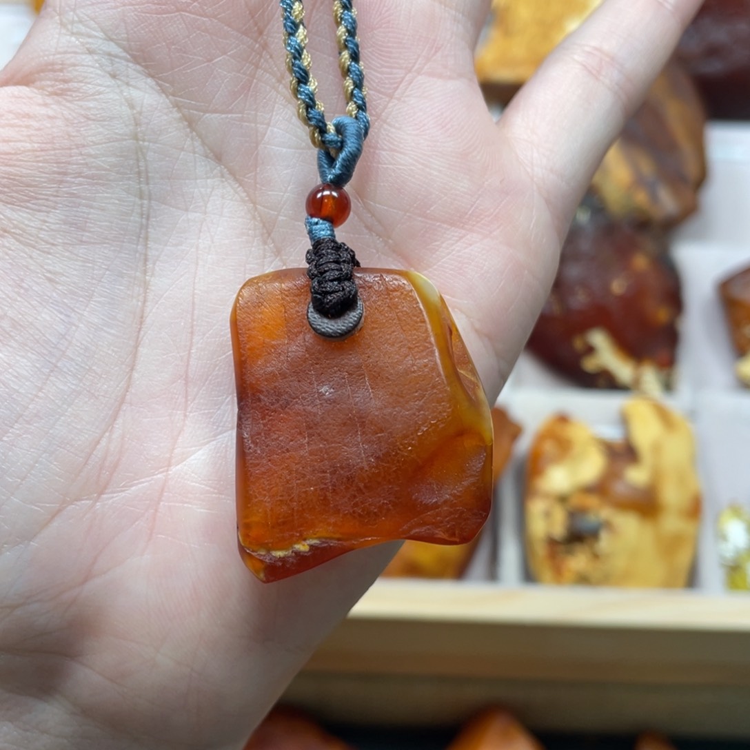 琥珀珠宝奇石未镶嵌