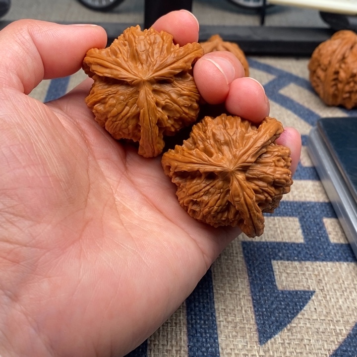 吊坠文玩核桃李*三棱