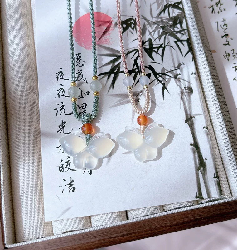 胖蝶 天然高冰玛瑙玉髓蝴蝶吊坠女玛瑙吸金玉蝴蝶项链女友礼物