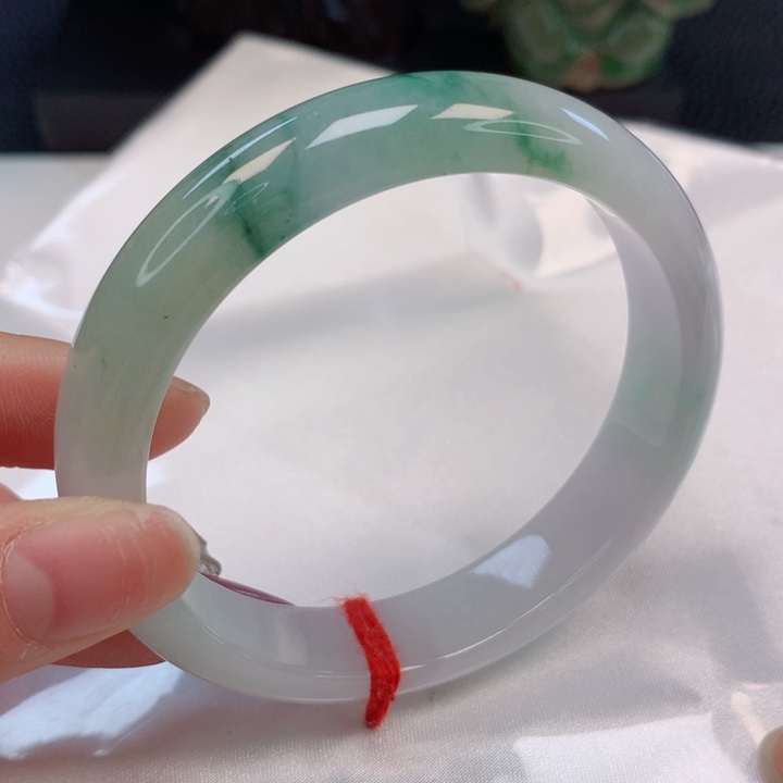 翡翠手镯未镶嵌贵**心58圈