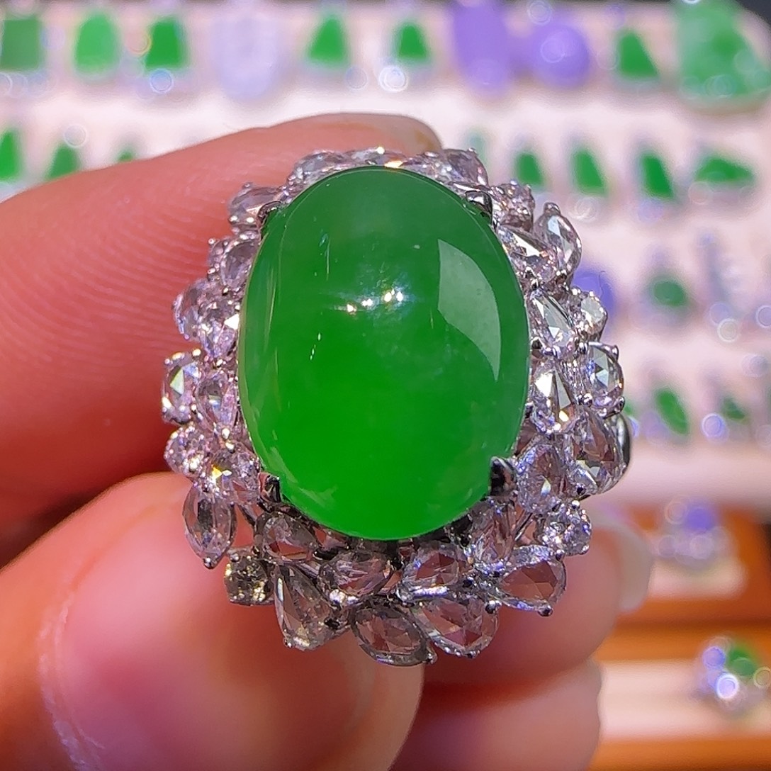 翡翠18K金镶嵌戒指