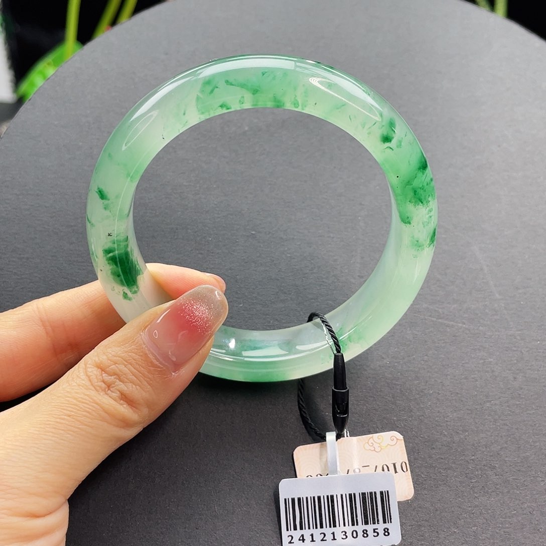 石英质玉手镯未镶嵌56佳