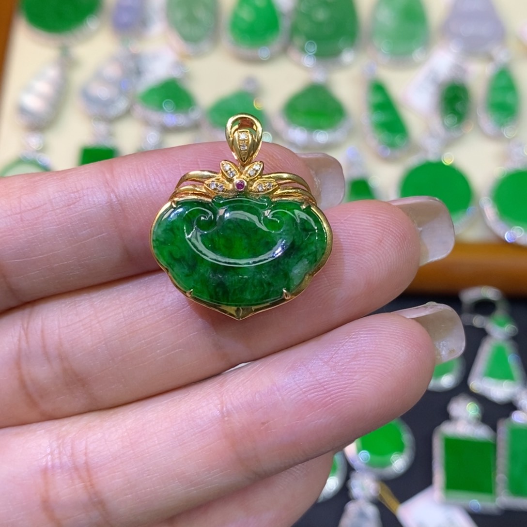 翡翠吊坠(不含链)18K金镶嵌吊坠