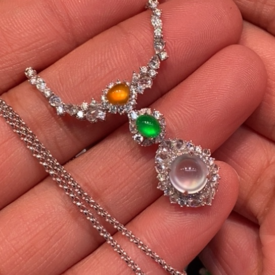 翡翠18K金镶嵌颈饰项链