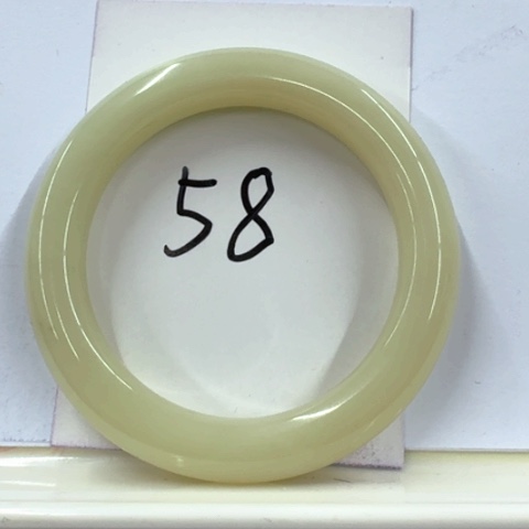 和田玉手镯未镶嵌?*旎