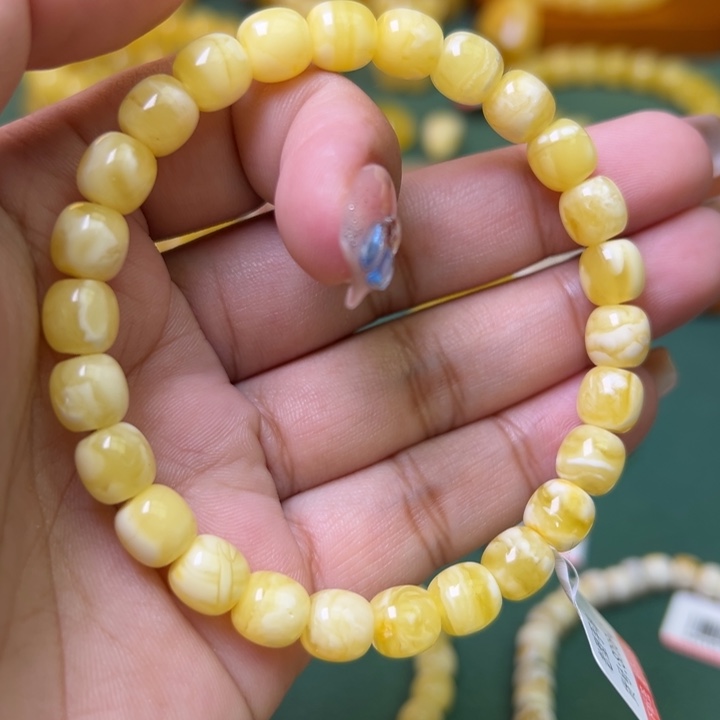 蜜蜡未镶嵌珠宝奇石