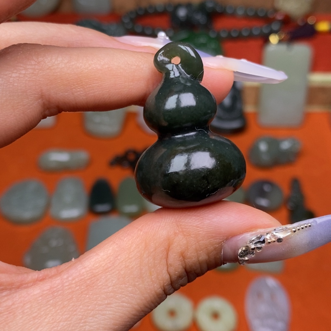 和田玉颈饰未镶嵌穿绳需备注