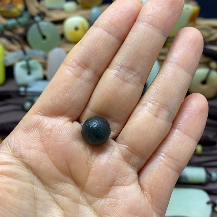 俊***）蛇纹石玉未镶嵌挂件