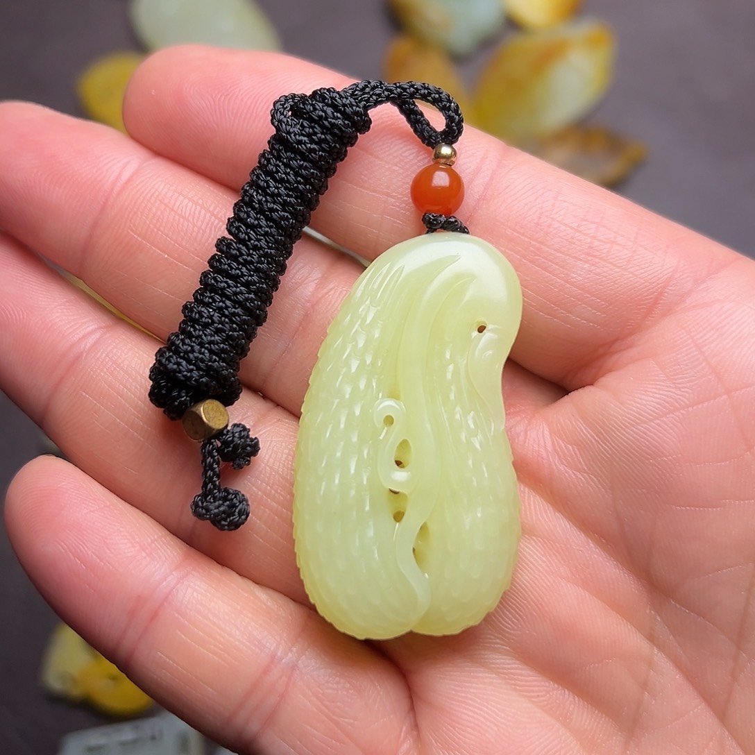 知***8和田玉未镶嵌颈饰