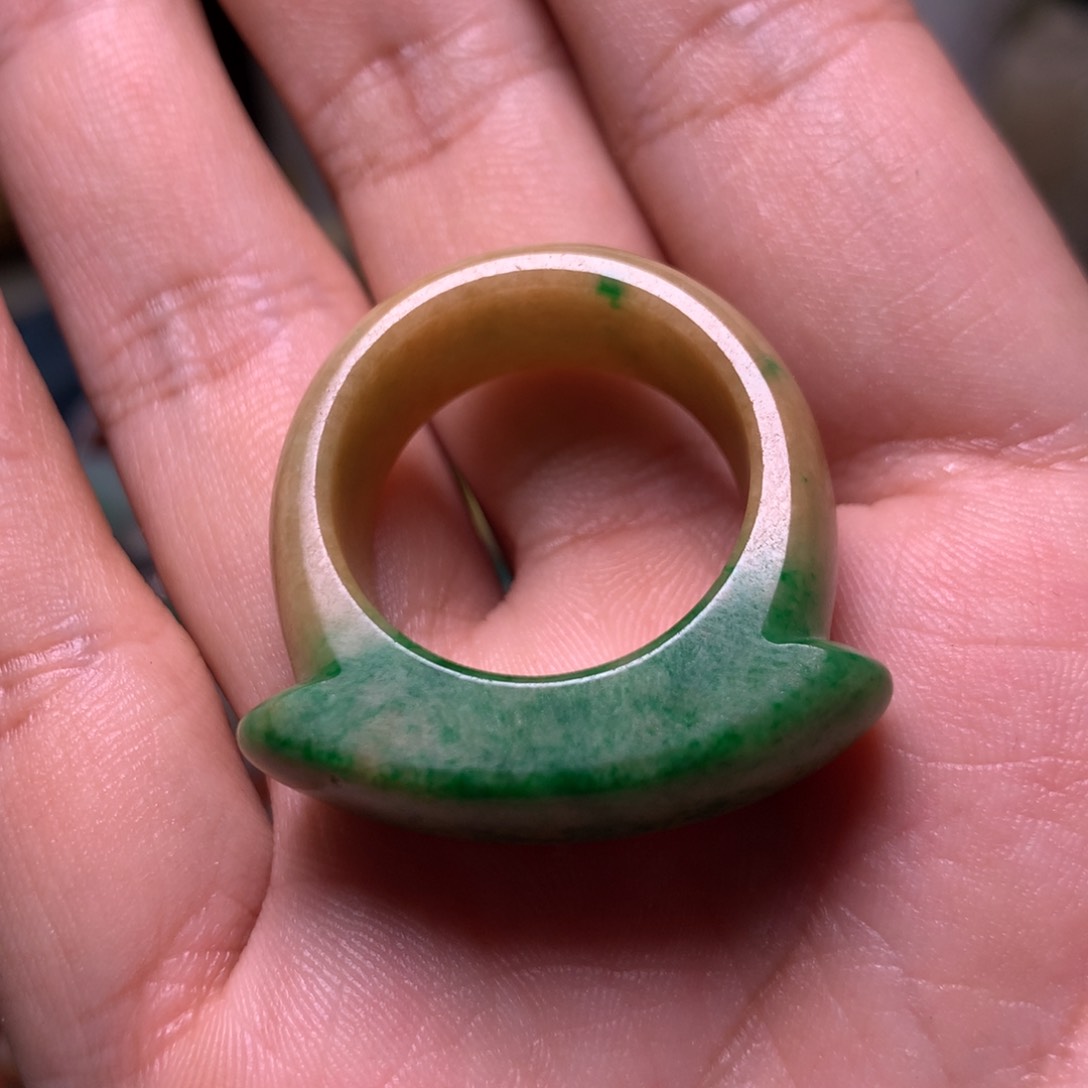 翡翠挂件未镶嵌悟