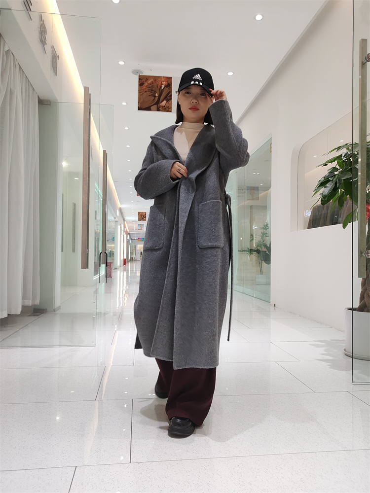 Manny MODA轻奢宽松型长款不起球长毛毛呢外套宽松开衫时尚外套