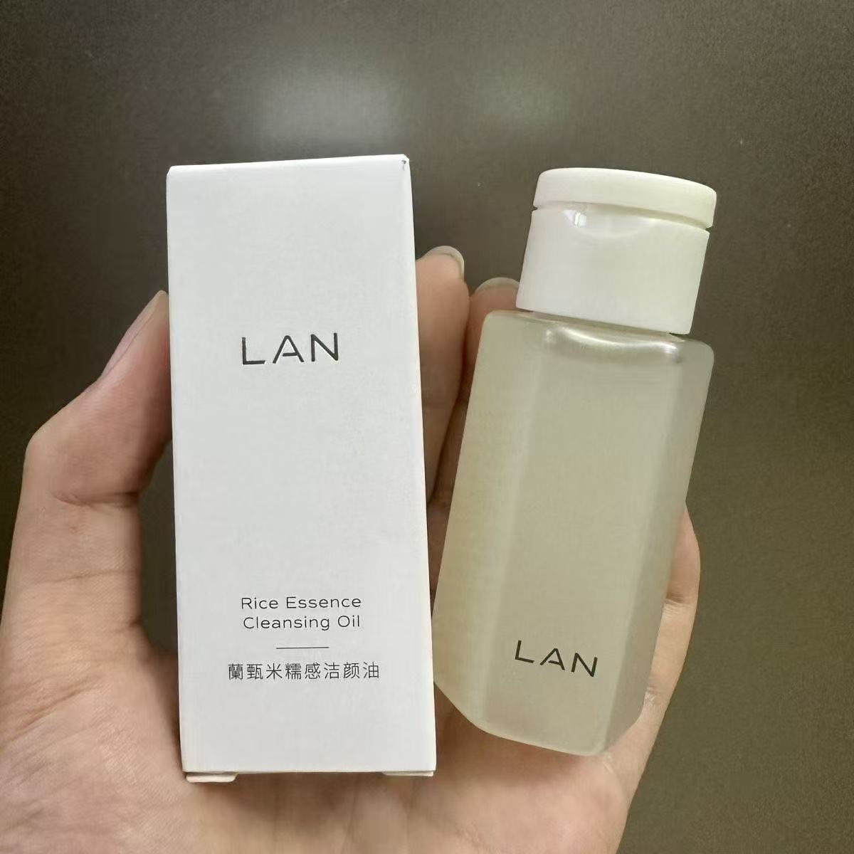 LAN臻米糯感洁颜油60ml   临期品