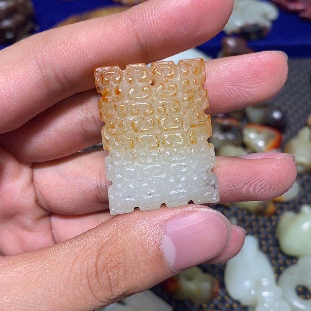 和田玉（糖玉）挂件未镶嵌烟*