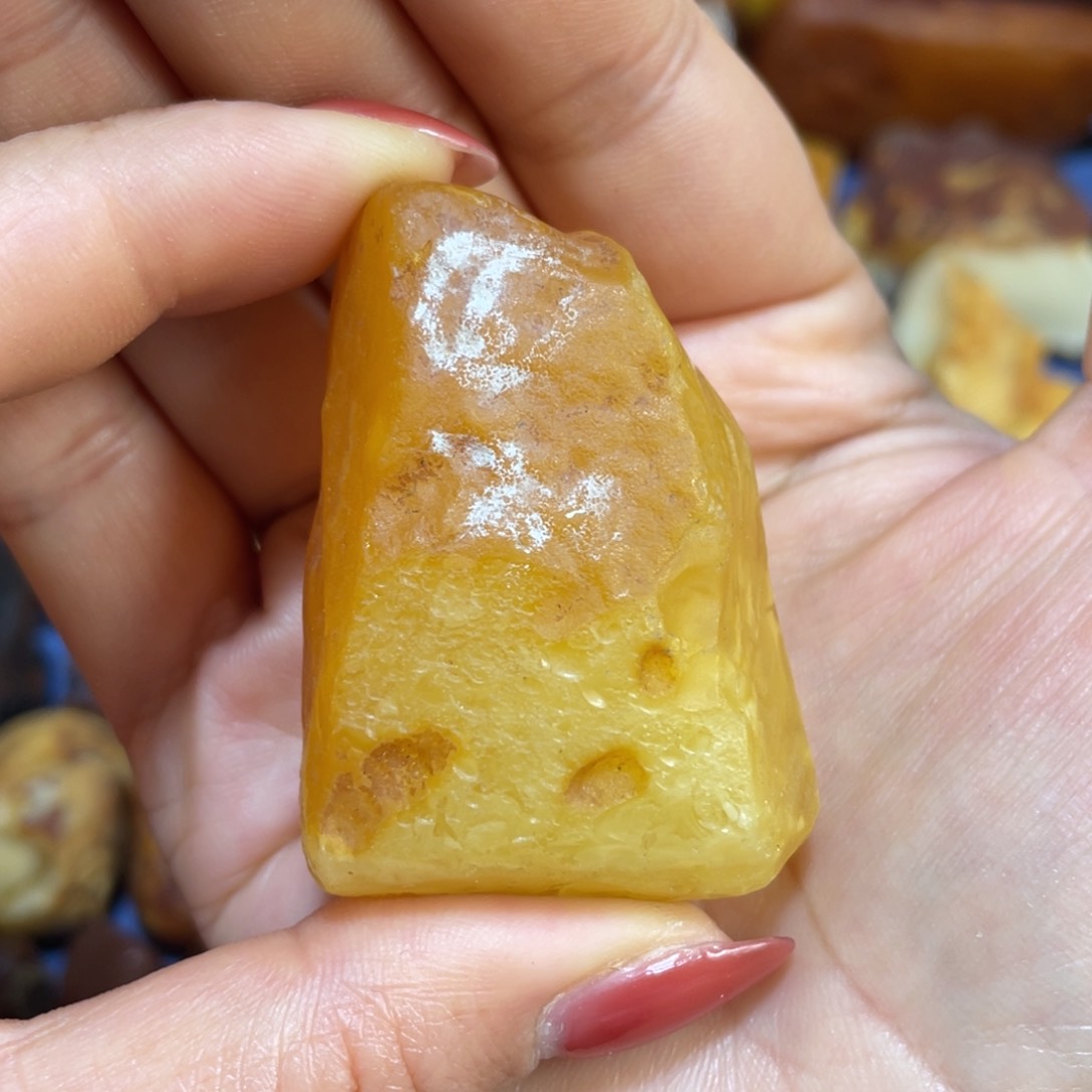 定制琥珀未镶嵌原石