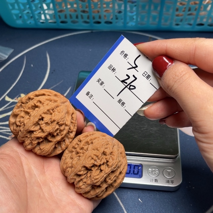 文玩核桃把件粗筋46