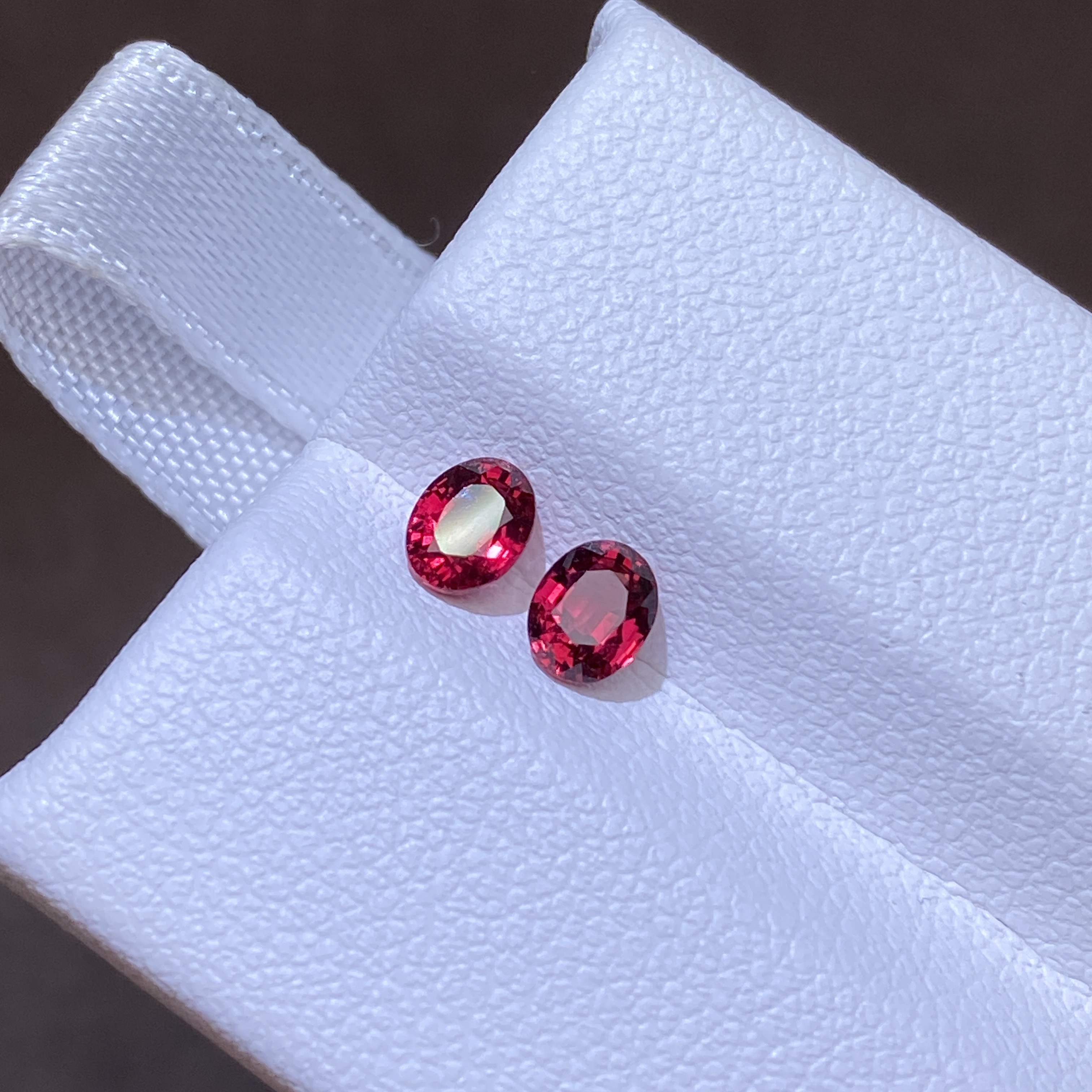 25B039 有烧红宝石（缅甸） 配对 0.80克拉