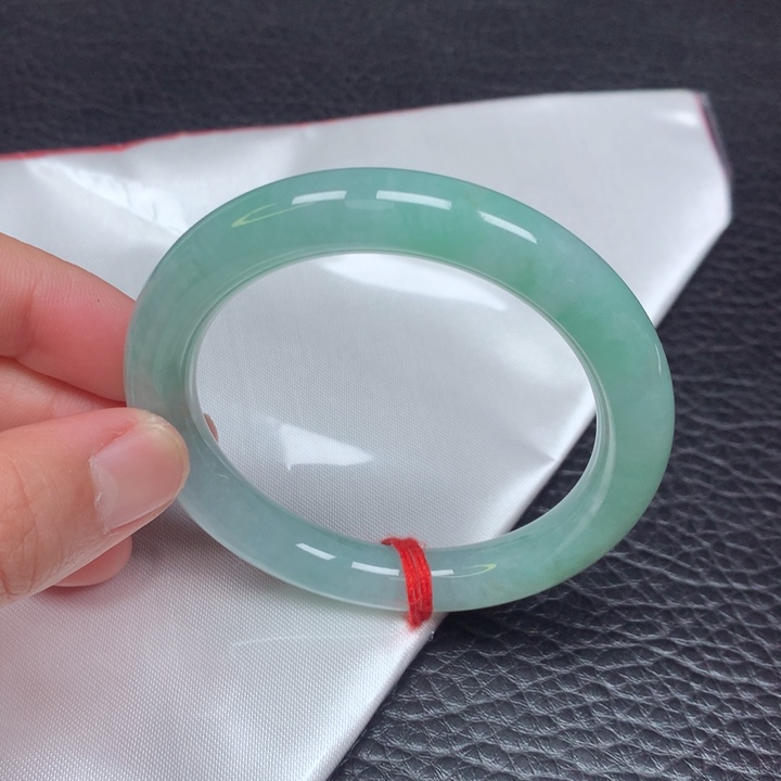 翡翠手镯（圆镯）未镶嵌