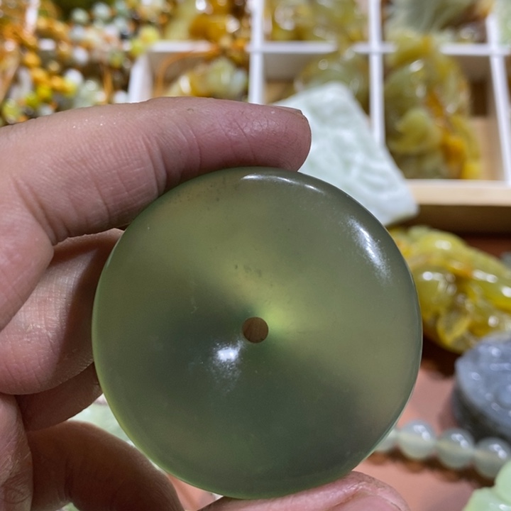 蛇纹石玉颈饰未镶嵌用****4