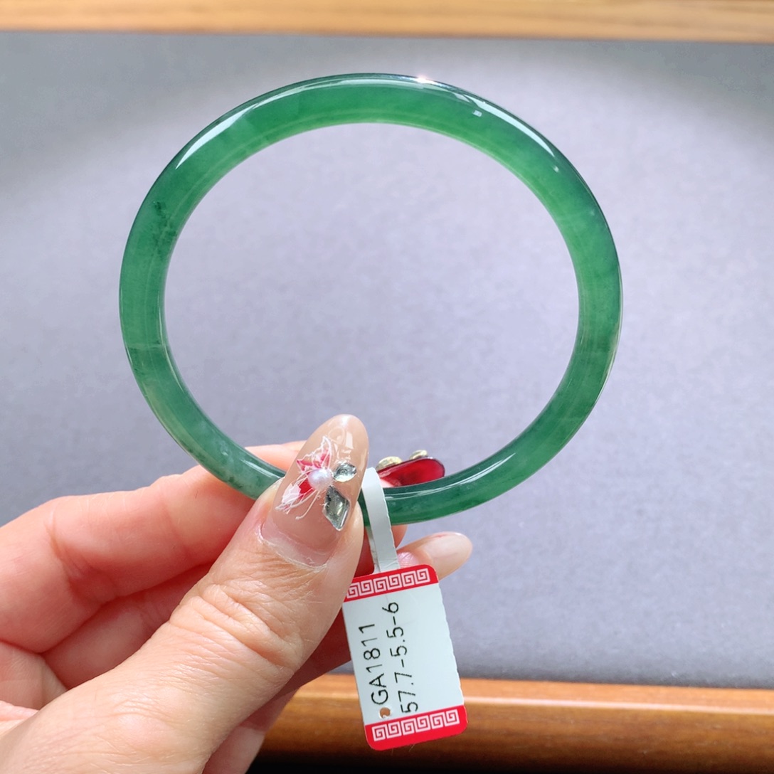 翡翠手镯未镶嵌天然翡翠手镯叮当镯