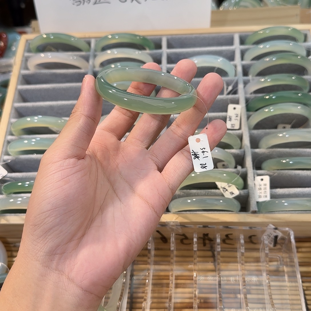 玛瑙/玉髓手镯未镶嵌圈口56.1
