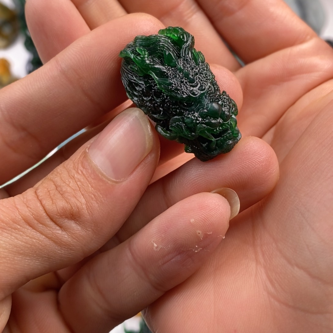 定制翡翠未镶嵌翡翠