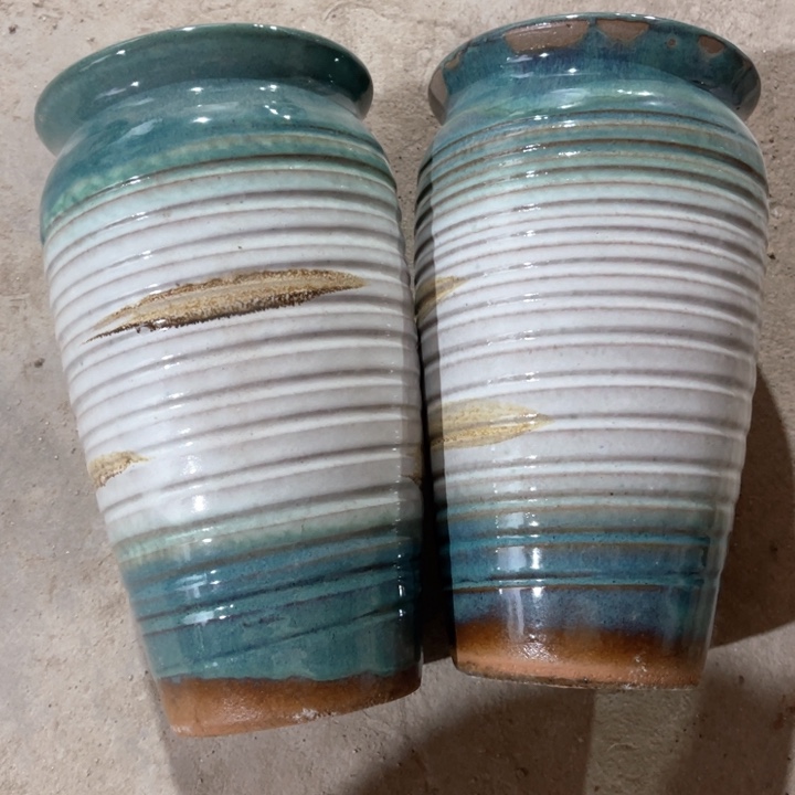 紫砂口径14高度26两只小瑕疵