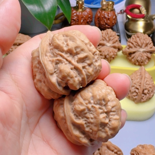 全品无修蛤蟆头文玩核桃