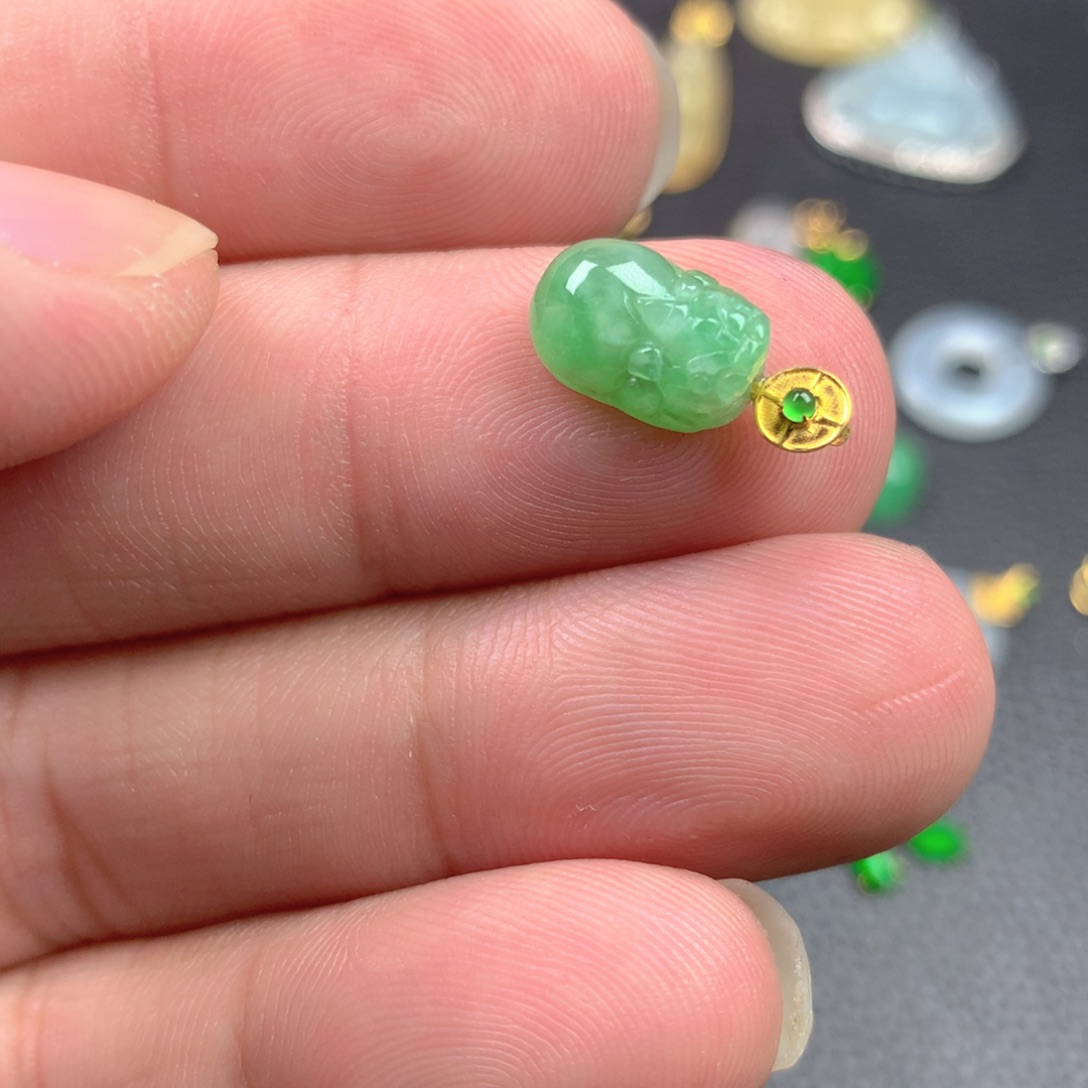 【闪购商品】颈饰18K金镶嵌翡翠翡翠
