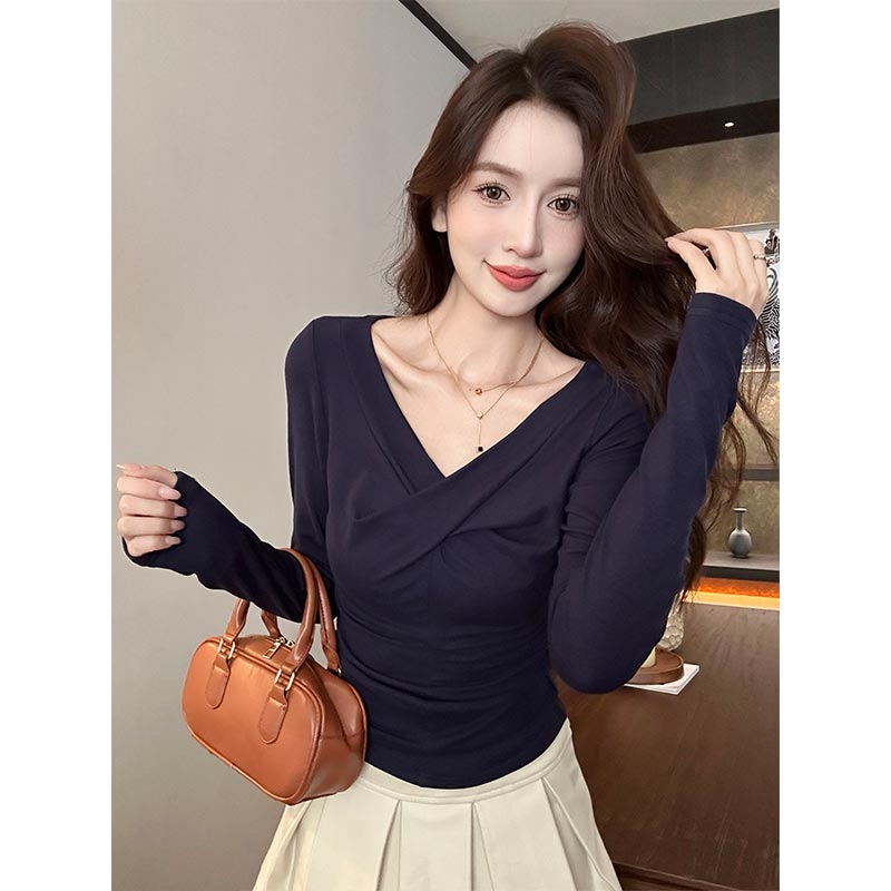 戈缕法式交叉V领修身显瘦长袖t恤女2025秋季露锁骨气质打底衫上衣
