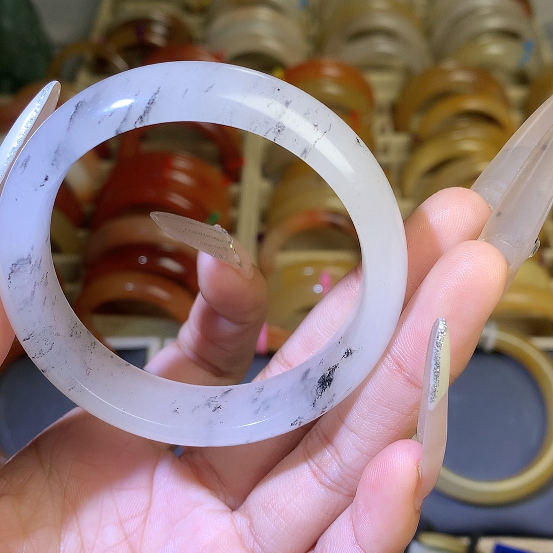 石英质玉未镶嵌手镯