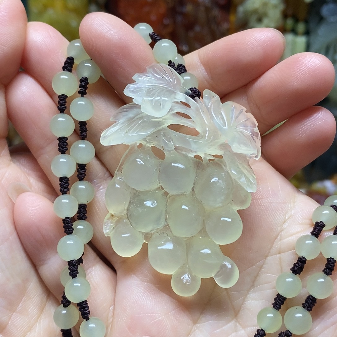 岫玉未镶嵌吊坠(赠链)