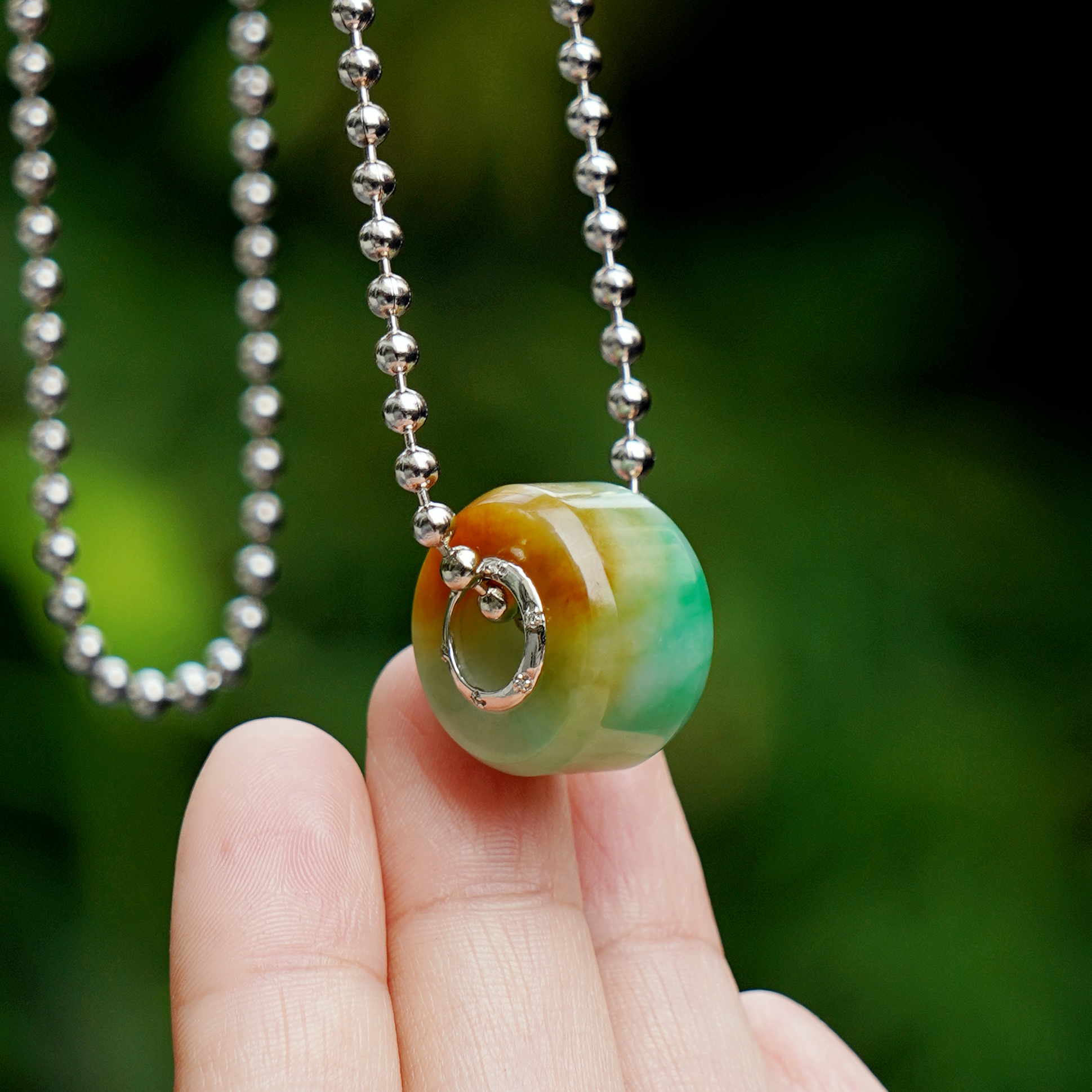 【三彩盈环】老坑糯冰种红橙绿色翡翠路路通吊坠 18K金镶设计项链