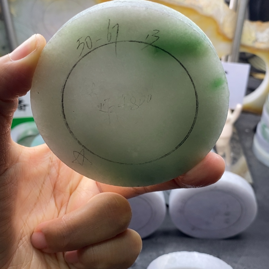 定制翡翠未镶嵌翡翠手镯