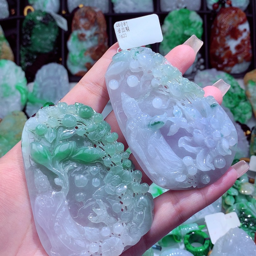 【闪购商品】翡翠颈饰未镶嵌世****琼挂件