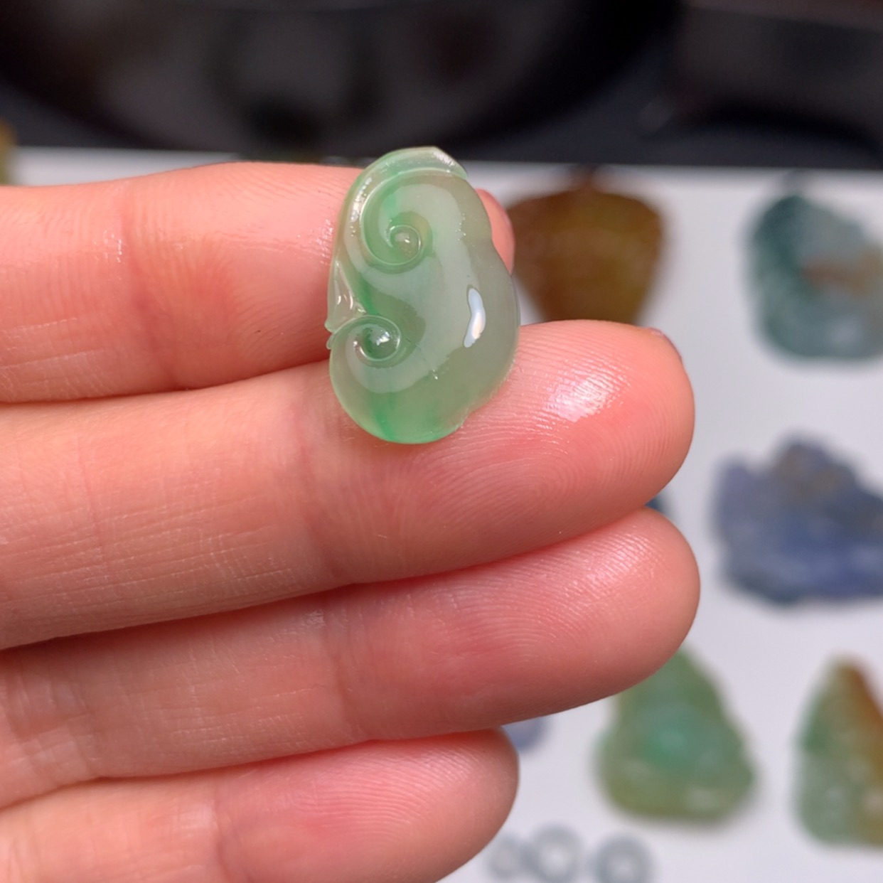 【闪购商品】定制翡翠未镶嵌缅甸翡翠冰绿如意