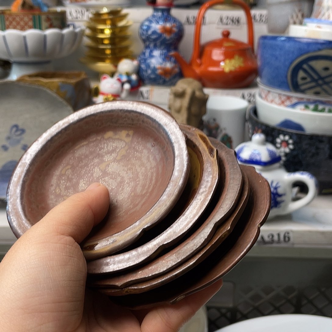 瓷片献****束哈哈哈我来拉了笑哈咯我是个女