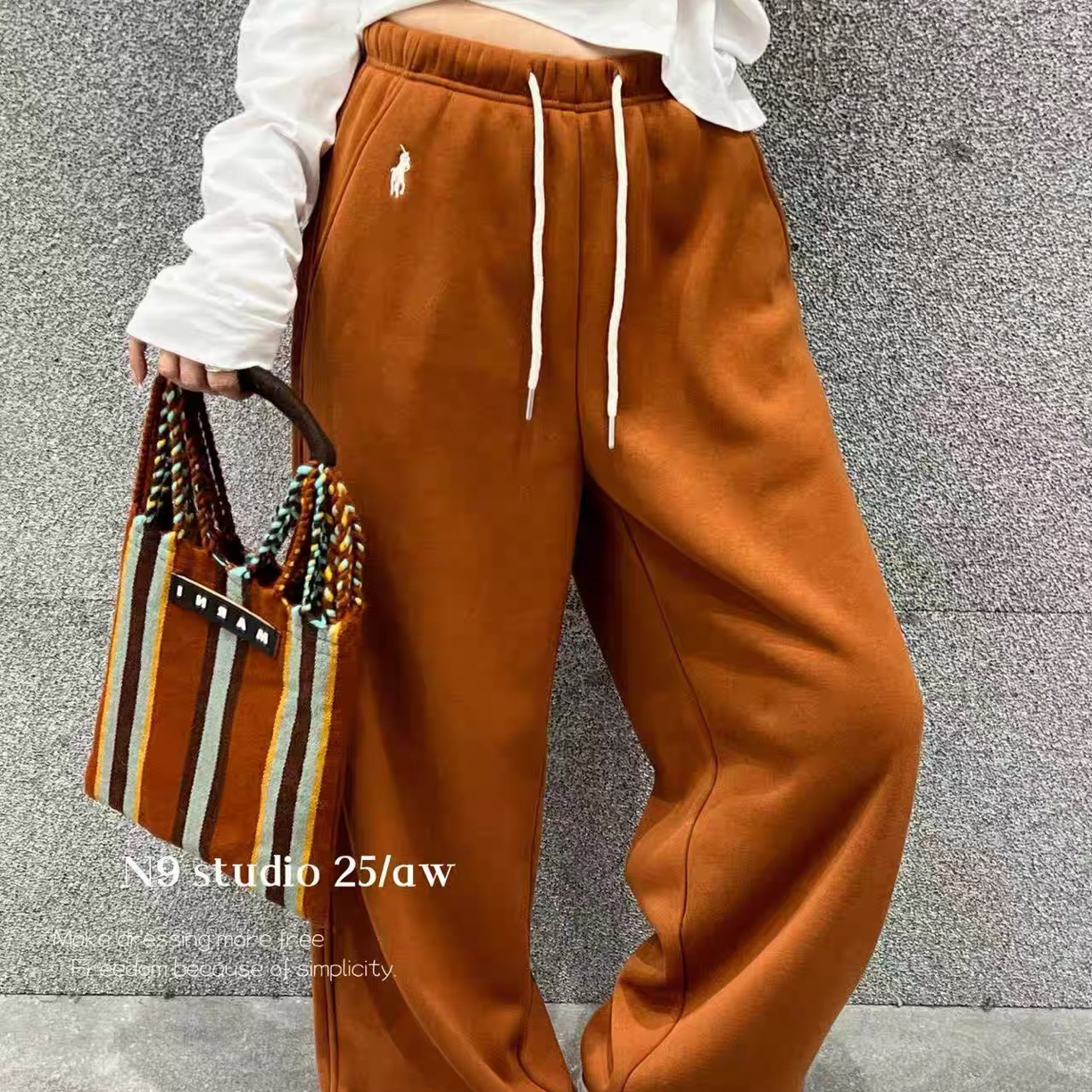 在韩 秋冬新款加绒高腰显瘦百搭弯刀阔腿卫裤