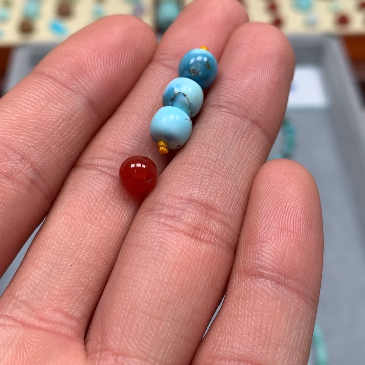 南红玛瑙配饰未镶嵌