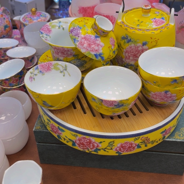 段泥茶杯吧啦吧拉了半天