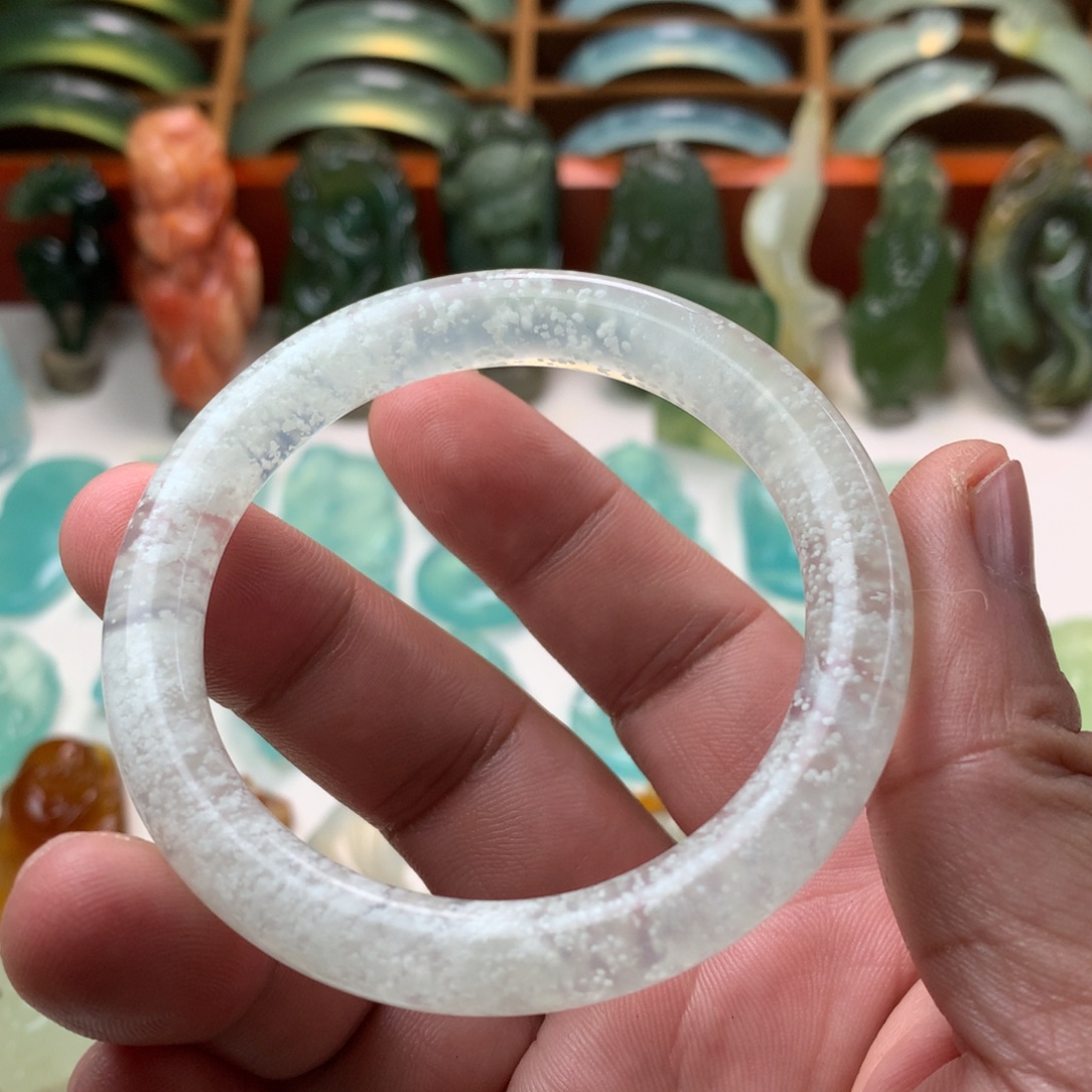 蛇纹石玉未镶嵌手镯
