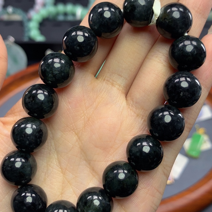 翡翠手链未镶嵌翡翠