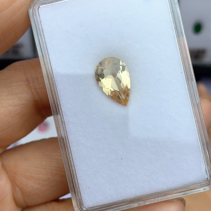 海蓝宝石裸石未镶嵌黄色海蓝宝3.09克拉