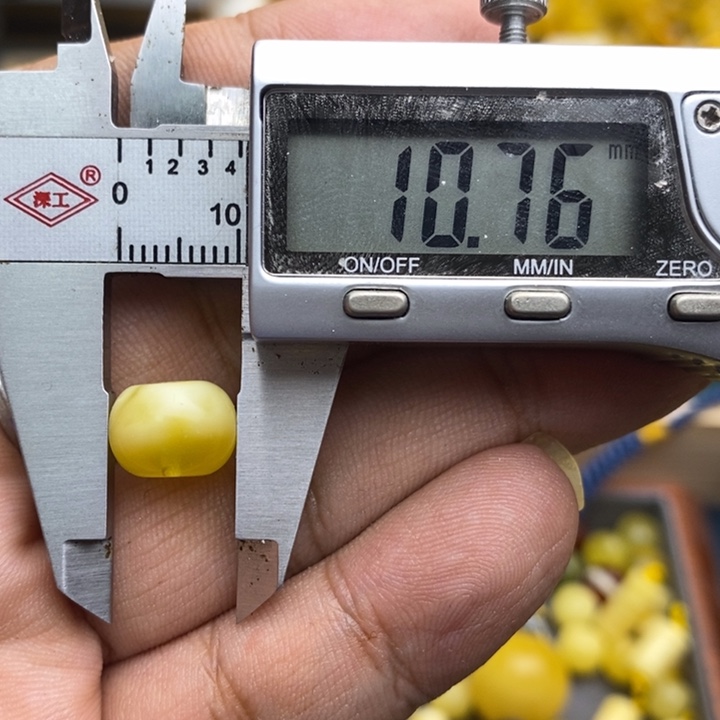 琥珀裸石未镶嵌54号10.7*8.2微瑕