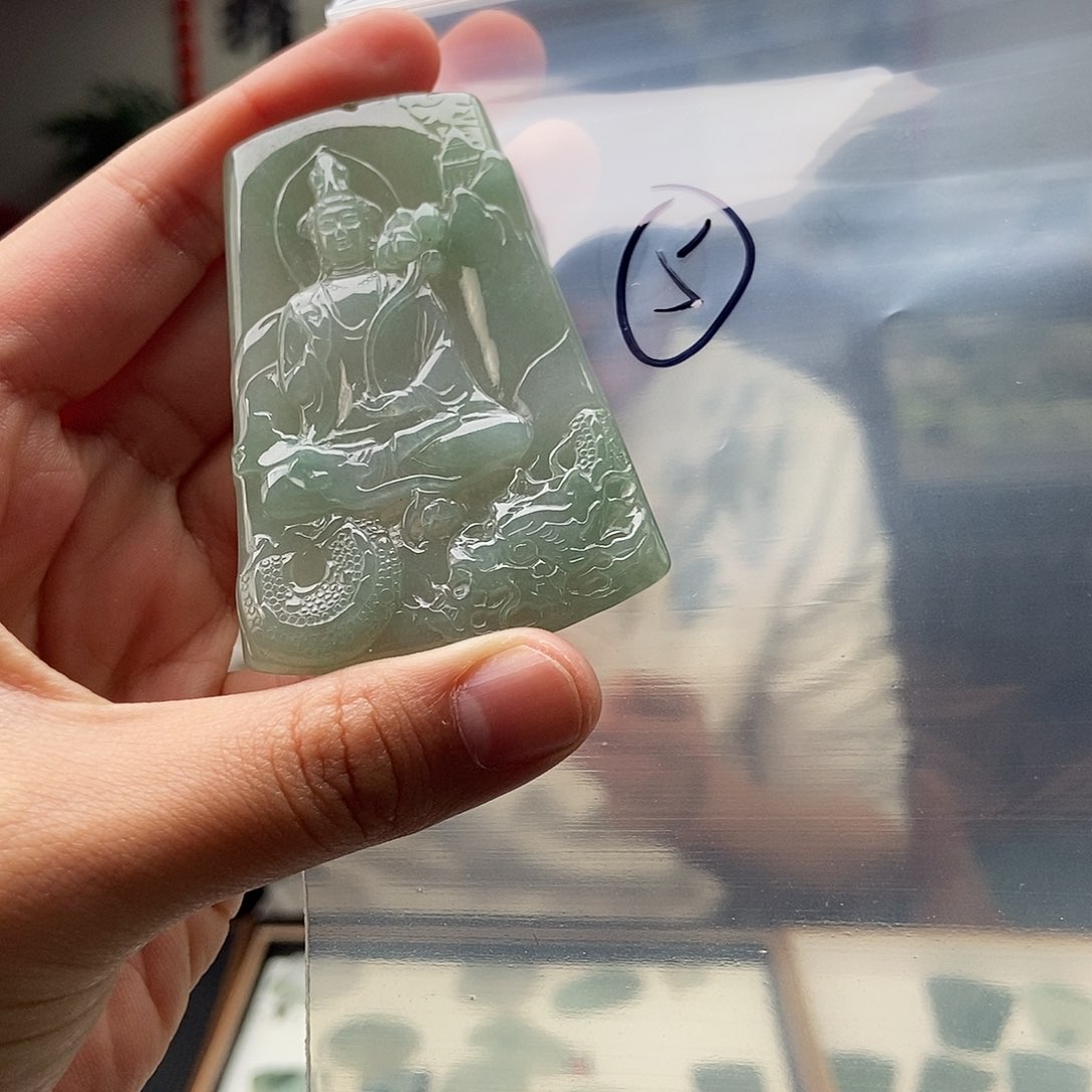 翡翠颈饰未镶嵌颜色多样性发拍一发一