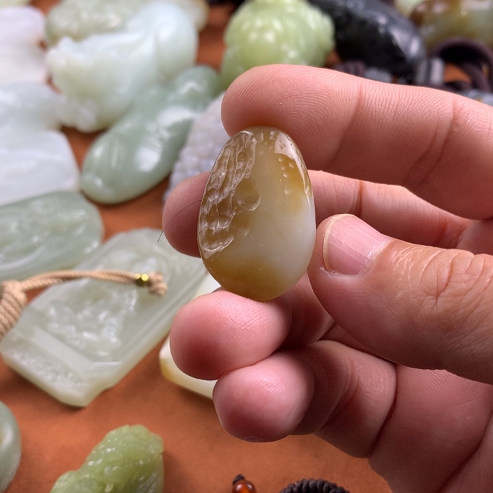 未镶嵌和田玉挂件