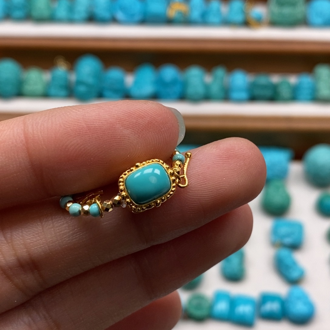 绿松石颈饰18K金镶嵌随**?