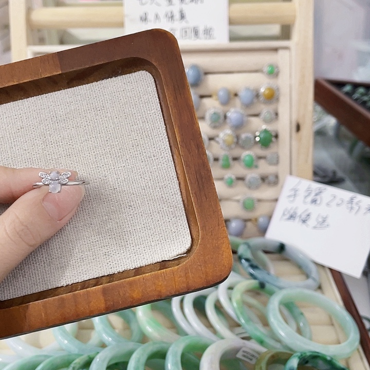 翡翠未镶嵌颈饰天然翡翠Ａ货