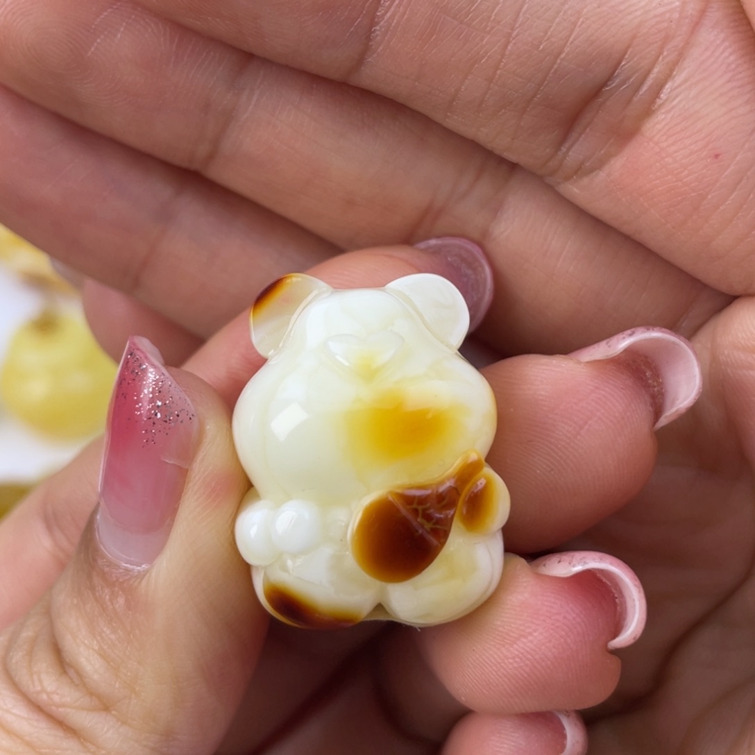 琥珀裸石未镶嵌蜜蜡